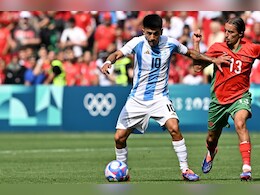 Paris Olympics जीव वाचवण्यासाठी पळाले अर्जेंटिनाचे खेळाडू, मॅच संपल्यानंतर 2 तासांनी झाला पराभव