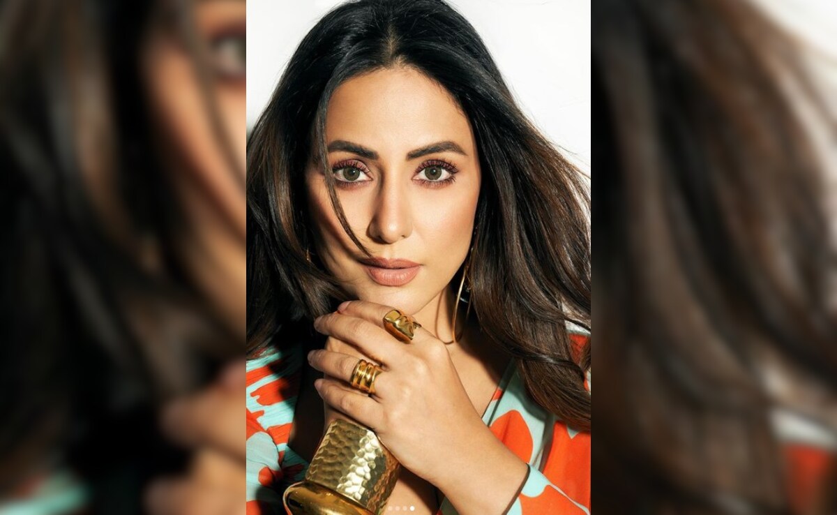 Hina Khan's Shout Out To Cancer Warriors: "Scarred But Not Scared"