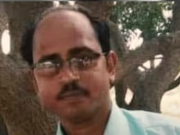 भोले बाबा का खास देव प्रकाश मधुकर कौन, जिस पर पुलिस ने रखा 1 लाख का इनाम भोले बाबा का खास देव प्रकाश मधुकर कौन, जिस पर पुलिस ने रखा 1 लाख का इनाम