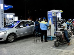 Petrol Diesel Price Hike: Nayara Energy ने पेट्रोल-डीजल की कीमतों में किया इजाफा, पेट्रोल ₹5 और डीजल ₹3 महंगा