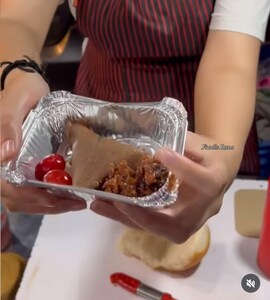 Chocolate Paan Vada Pav: आपने दिल्ली की सड़कों पर "चॉकलेट पान वड़ा पाव", आपने ट्राई किया क्या?