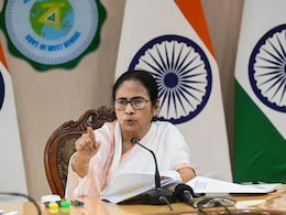 बजट को लेकर ममता बनर्जी ने साधा केंद्र पर निशाना, बोलीं- नीति आयोग की बैठक में जाऊंगी बजट को लेकर ममता बनर्जी ने साधा केंद्र पर निशाना, बोलीं- नीति आयोग की बैठक में जाऊंगी
