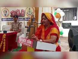 Madhya Pradesh: इमरती देवी मंच से हुई पुलिस के खिलाफ हमलावर, कहा- गरीब की नहीं होती कोई सुनवाई