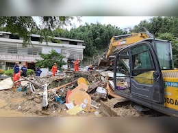 चीन में तूफान और भारी बारिश का कहर, भूस्खलन में 12 की मौत