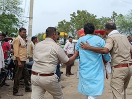 धान की खेती के लिए पानी की मांग पर किसानों की आरपार की लड़ाई जारी, वार्ता विफल के बाद हिरासत में लिये गए 17 किसान धान की खेती के लिए पानी की मांग पर किसानों की आरपार की लड़ाई जारी, वार्ता विफल के बाद हिरासत में लिये गए 17 किसान