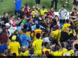 उरुग्वे के स्टार ने कोपा अमेरिका में खोया अपना आपा, फैंस के ऊपर कर दी घूसों की बारिश, VIDEO