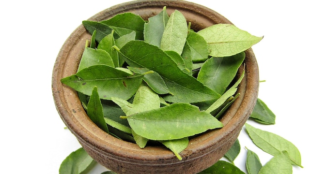Incorporating curry leaves into your diet is an easy way to boost overall health