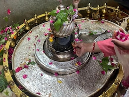 सावन का पहला सोमवार आज, भोपाल के बड़वाले महादेव मंदिर में गूंजे बाबा के जयकारे सावन का पहला सोमवार आज, भोपाल के बड़वाले महादेव मंदिर में गूंजे बाबा के जयकारे