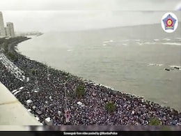 Marine Drive "Full": Cops' Request As Lakhs Turn Up For Team India Parade Marine Drive "Full": Cops' Request As Lakhs Turn Up For Team India Parade