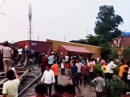 यूपी के अमरोहा में बड़ा रेल हादसा टला, मालगाड़ी के 6 डिब्बे पटरी से उतरे, दिल्ली-लखनऊ लाइन ठप