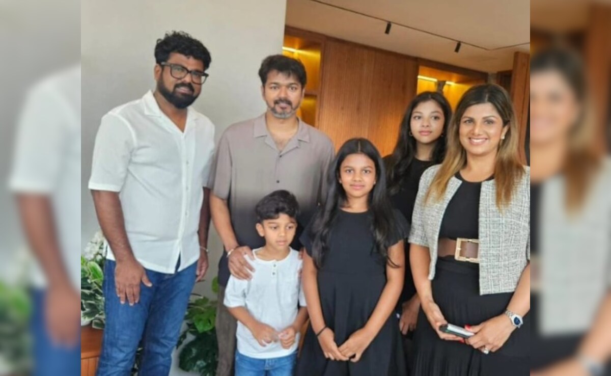 Inside Thalapathy Vijay's Meet-And-Greet Session With Rambha And Her Family