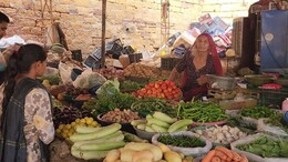 Vegetables Price: बारिश से फसल चौपट, बढ़े सब्जियों के दाम; टमाटर 100 के पार