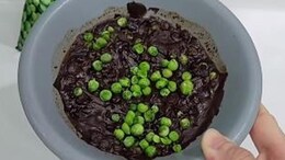 Vlogger Tries Bizarre Combo Of Green Peas And Chocolate, Internet Reacts