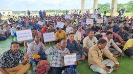 CREDA के&nbsp;संविदा कर्मचारियों को ठेका श्रमिक बनाने पर विरोध, मांगें नहीं मानने पर आंदोलन बड़ा करने की दी चेतावनी