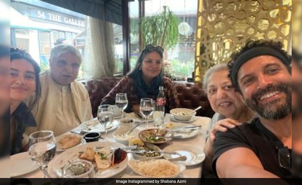 Shabana Azmi On Honey Irani's Reaction To Her Affair With Javed Akhtar: "She Felt Rejected"