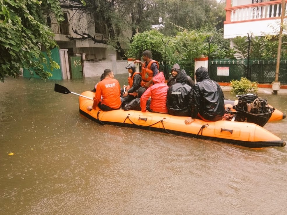 Flight Ops Hit In Mumbai Due To Heavy Rain, Parts Of City Waterlogged Flight Ops Hit In Mumbai Due To Heavy Rain, Parts Of City Waterlogged