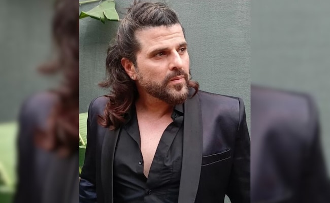 Bakhtiyaar Irani Says He Was Dropped From Sara Ali Khan's Ae Watan Mere Watan At The Last Minute Bakhtiyaar Irani Says He Was Dropped From Sara Ali Khan's Ae Watan Mere Watan At The Last Minute