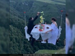 एक रेस्टोरेंट ऐसा भी...इसे कहते हैं जान हथेली पर रखकर खाना, VIDEO देख लोगों की चढ़ी सांसें एक रेस्टोरेंट ऐसा भी...इसे कहते हैं जान हथेली पर रखकर खाना, VIDEO देख लोगों की चढ़ी सांसें