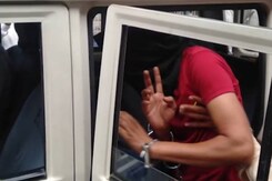 जेल जाते समय विक्ट्री साइन दिखाते कैमरे में कैद हुआ आंतकी फैजान