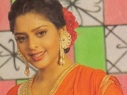 रजनीकांत, सलमान खान और अजय देवगन जैसे सितारों के साथ 90s की एक्ट्रेस नगमा ने किया था काम, आज बदल चुका है पूरा लुक रजनीकांत, सलमान खान और अजय देवगन जैसे सितारों के साथ 90s की एक्ट्रेस नगमा ने किया था काम, आज बदल चुका है पूरा लुक