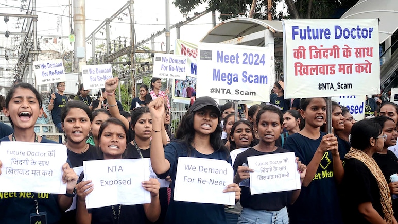 NEET पेपर लीक के आरोपी को नासिक से पुलिस ने हिरासत में लिया
