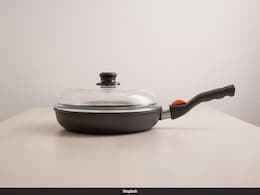 "Teflon Flu" Cases Rising In US: Illness Caused By Overheated Non-Stick Pan "Teflon Flu" Cases Rising In US: Illness Caused By Overheated Non-Stick Pan