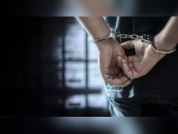 नकली वीजा, डंकी रूट : 6 महीने में 108 एजेंट गिरफ्तार, विदेश भेजने के नाम पर कैसे हो रही धोखाधड़ी? नकली वीजा, डंकी रूट : 6 महीने में 108 एजेंट गिरफ्तार, विदेश भेजने के नाम पर कैसे हो रही धोखाधड़ी?