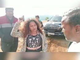 '10 दिवसात उत्तर द्या अन्यथा...', IAS पूजा खेडकर यांच्या आईला पुणे पोलिसांकडून नोटीस '10 दिवसात उत्तर द्या अन्यथा...', IAS पूजा खेडकर यांच्या आईला पुणे पोलिसांकडून नोटीस