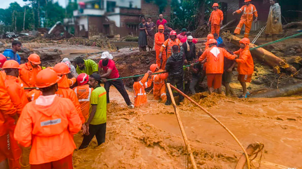 केरल के वायनाड में बड़ा हादसा, भूस्खलन से 24 लोगों की मौत