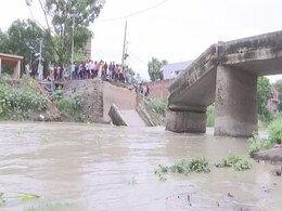बिहार के जमुई जिले में बने बेली ब्रिज का एक हिस्सा झुका, पिछले साल ही हुआ था निर्माण बिहार के जमुई जिले में बने बेली ब्रिज का एक हिस्सा झुका, पिछले साल ही हुआ था निर्माण
