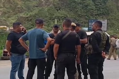 Meghalaya: Major Slump In Hotel Bookings After Assam Vehicles Stopped Meghalaya: Major Slump In Hotel Bookings After Assam Vehicles Stopped