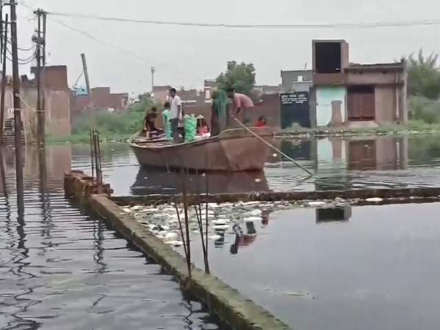 Heavy Rainfall Triggers Waterlogging In UP's Moradabad; People Evacuate Houses