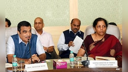 लाइफ आणि मेडिकल Insurance Plan स्वस्त होणार? गडकरींनी थेट अर्थमंत्र्यांकडं केली मोठी मागणी