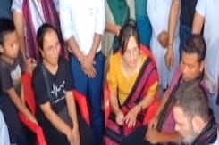 Assam और Manipur दौरे पर Rahul Gandhi ने हिंसा और बाढ़ प्रभावित इलाकों का किया दौरा Assam और Manipur दौरे पर Rahul Gandhi ने हिंसा और बाढ़ प्रभावित इलाकों का किया दौरा