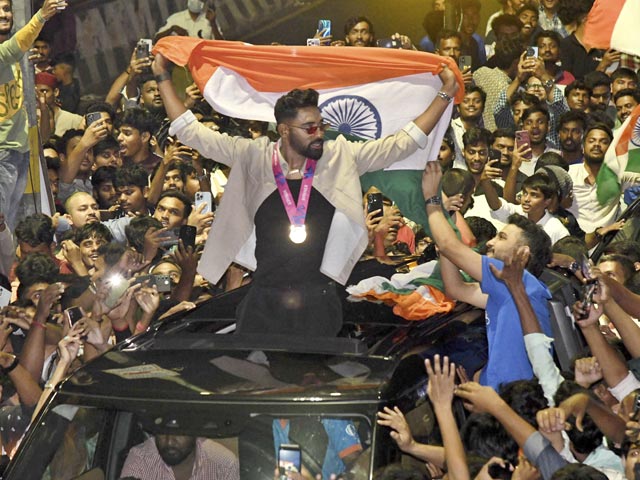 Watch: Mohammed Siraj Receives Heartwarming Welcome From Fans After Reaching Hyderabad