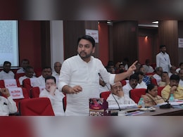 विधानसभेला कोण बाजी मारणार? विश्वजित कदमांच्या वक्तव्याने भूवया उंचावल्या विधानसभेला कोण बाजी मारणार? विश्वजित कदमांच्या वक्तव्याने भूवया उंचावल्या