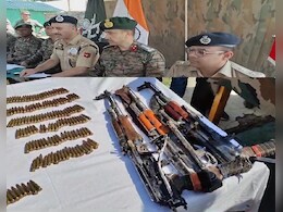 J&K में आतंकियों पर कहर बनकर टूटी सेना, 6 खूंखारों को ढेर कर भारी मात्रा में हथियार किया बरामद