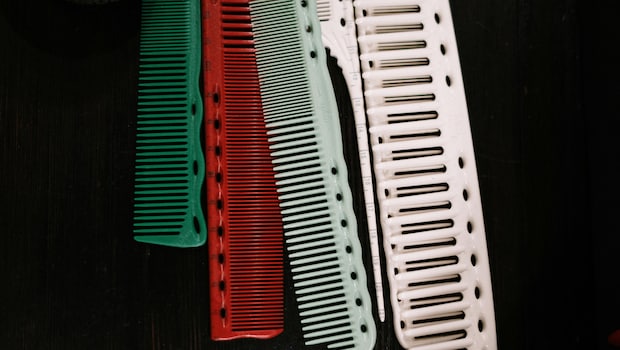 From Neem Comb To Silicon Brush: A Guide To Types Of Combs