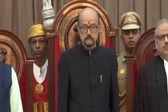 छत्तीसगढ़ के नए राज्यपाल के रूप में रमेन डेका ने ली शपथ छत्तीसगढ़ के नए राज्यपाल के रूप में रमेन डेका ने ली शपथ