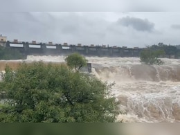 पुणेकरांसाठी पुढील काही तास महत्त्वाचे; धरणांमधील पाण्याचा विसर्ग वाढवला जाण्याची शक्यता पुणेकरांसाठी पुढील काही तास महत्त्वाचे; धरणांमधील पाण्याचा विसर्ग वाढवला जाण्याची शक्यता