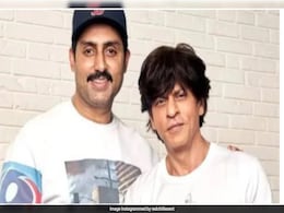 Amitabh Bachchan Confirms Son Abhishek Will Play Villain In Shah Rukh Khan's <i>King</i>: "It Is Time" Amitabh Bachchan Confirms Son Abhishek Will Play Villain In Shah Rukh Khan's <i>King</i>: "It Is Time"