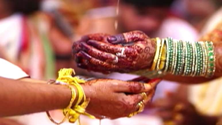 दुल्हनों का घंटों तक इंतजार करते रहे 40 से ज्यादा दूल्हे, फिर पता चला ठगी हो गई; दंपति गिरफ्तार