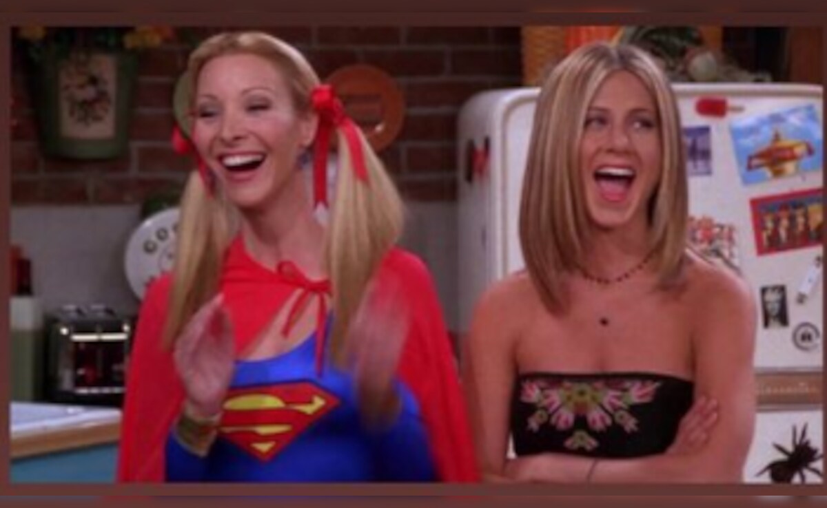 Jennifer Aniston's Post For <i>F.R.I.E.N.D.S</i> Co-Star Lisa Kudrow: "Happy Birthday To This Superwoman"