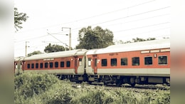 How Often Are Train Blankets Washed? Minister Ashwini Vaishnaw Says...