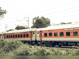 How Often Are Train Blankets Washed? Minister Ashwini Vaishnaw Says... How Often Are Train Blankets Washed? Minister Ashwini Vaishnaw Says...