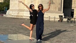Plan A Girls Trip To The Arc De Triomphe Like Kaia Gerber And Cindy Crawford In Paris