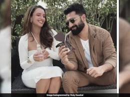 तृप्ति डिमरी ने खिलाया विक्की कौशल को जहर! नए वीडियो में दिखा 'मल्टीवर्स में कलेश', फैंस बोले- टिकटॉकर्स को रोस्ट कर दिया तृप्ति डिमरी ने खिलाया विक्की कौशल को जहर! नए वीडियो में दिखा 'मल्टीवर्स में कलेश', फैंस बोले- टिकटॉकर्स को रोस्ट कर दिया