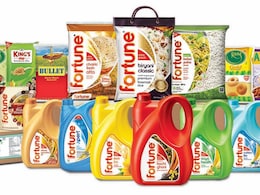 Adani Wilmar ने साइन की बड़ी डील, Tops ब्रांड की पैरेंट कंपनी GD Foods को खरीदने की तैयारी Adani Wilmar ने साइन की बड़ी डील, Tops ब्रांड की पैरेंट कंपनी GD Foods को खरीदने की तैयारी