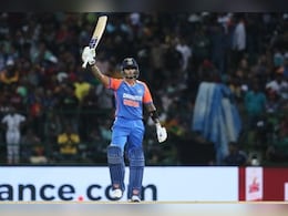 SL vs IND 1st T20: भारत ने श्रीलंका को टी 20 मुकाबले में दी मात, सूर्यकुमार यादव ने खेली तूफानी पारी SL vs IND 1st T20: भारत ने श्रीलंका को टी 20 मुकाबले में दी मात, सूर्यकुमार यादव ने खेली तूफानी पारी