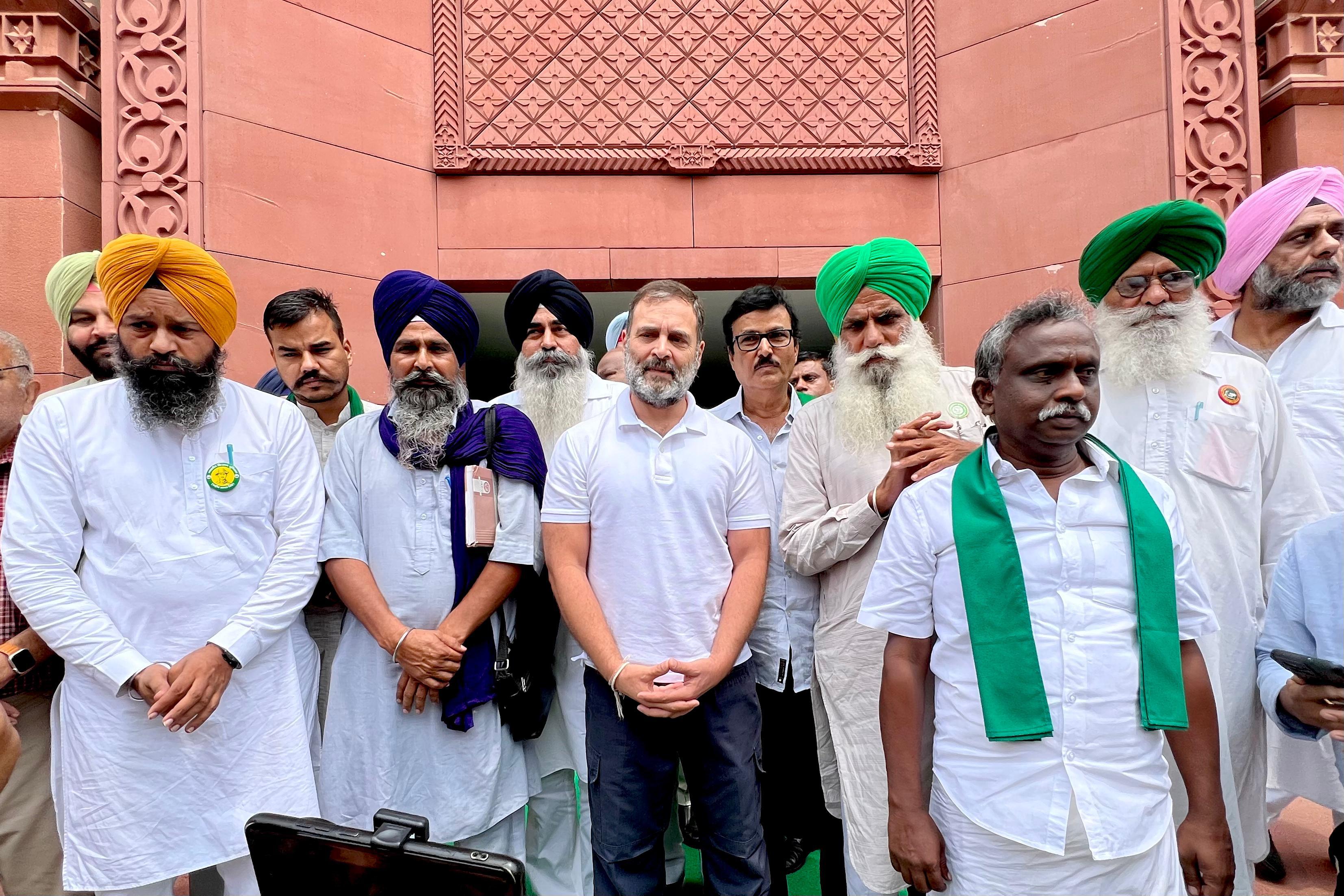 दिल्ली मार्च जारी रखेंगे... संसद में नेता प्रतिपक्ष राहुल गांधी से मुलाकात के बाद बोले किसान नेता